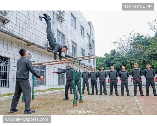 琑队如何提升教练组的战术研发能力，加强教练员队伍建设